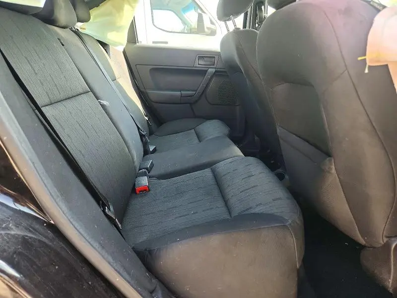 2010 FORD FOCUS SE  