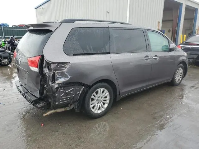 2012 TOYOTA SIENNA XLE  