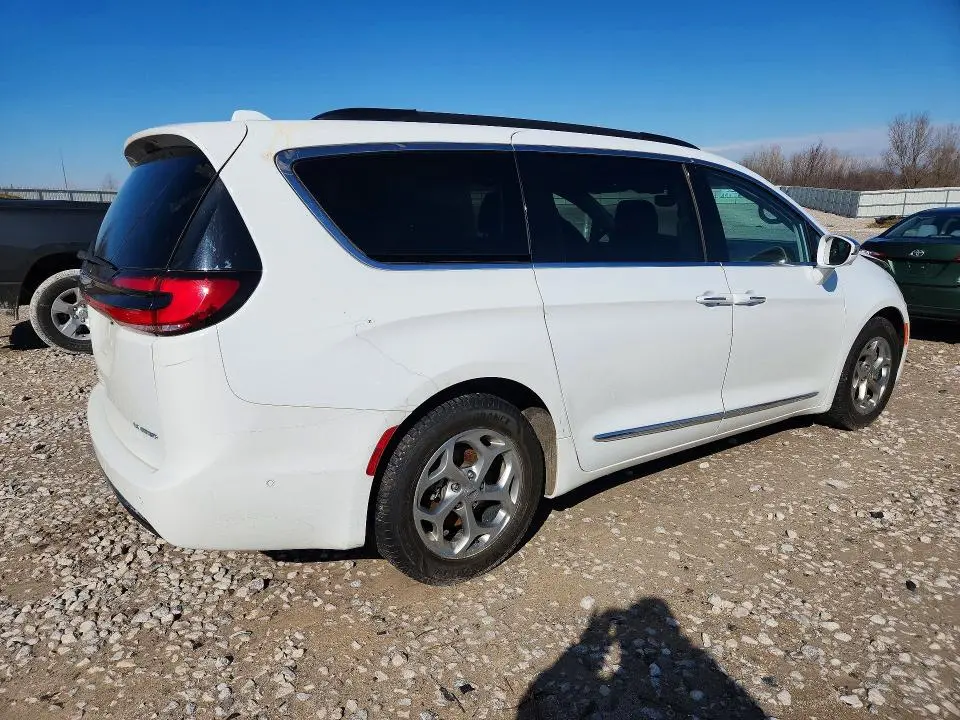 2022 CHRYSLER PACIFICA LIMITED  