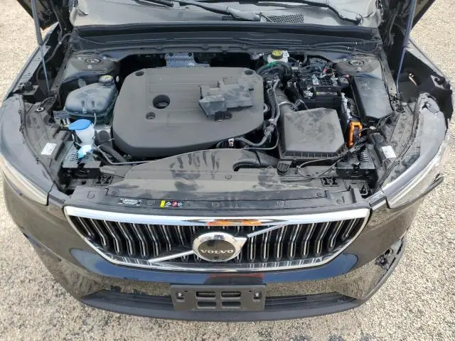2024 VOLVO XC40 PLUS  