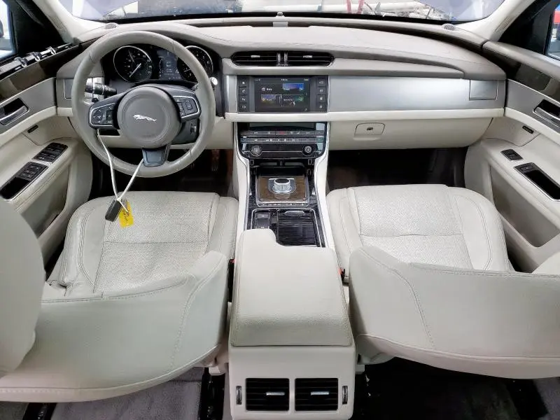 2016 JAGUAR XF PRESTIGE  