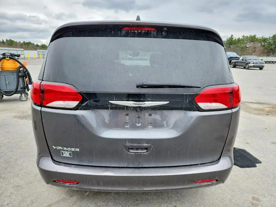 2023 CHRYSLER VOYAGER LX  