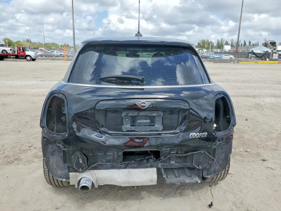 2020 MINI COOPER   