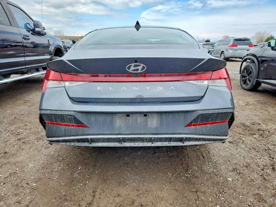 2025 HYUNDAI ELANTRA SEL SPORT  