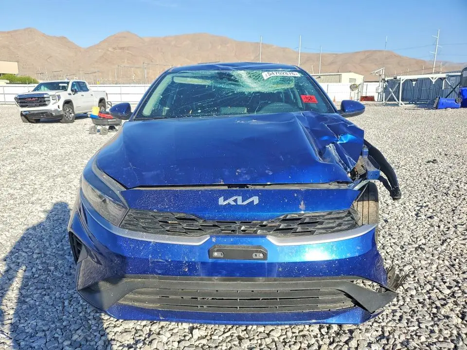 2023 KIA FORTE LXS  
