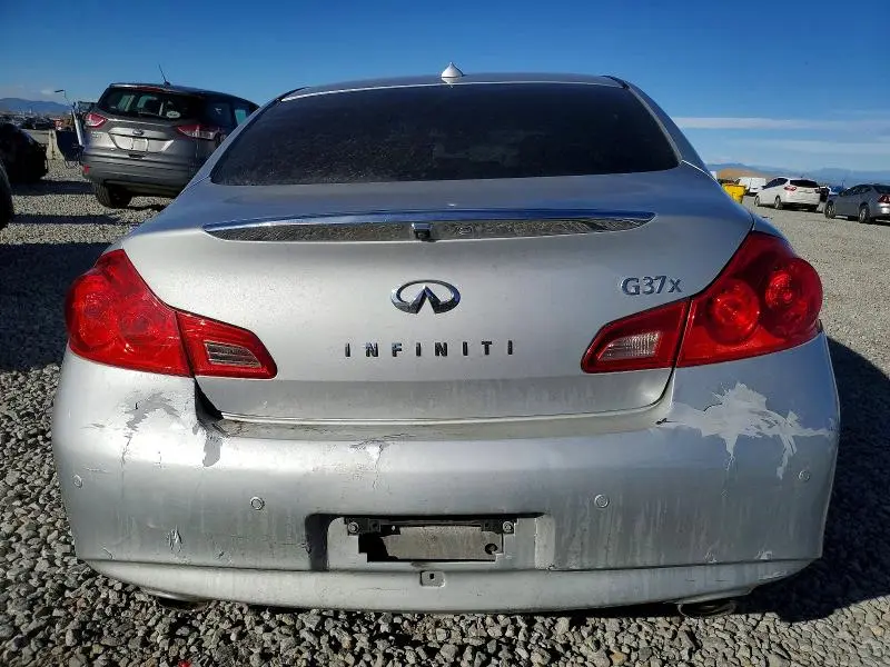 2011 INFINITI G37   