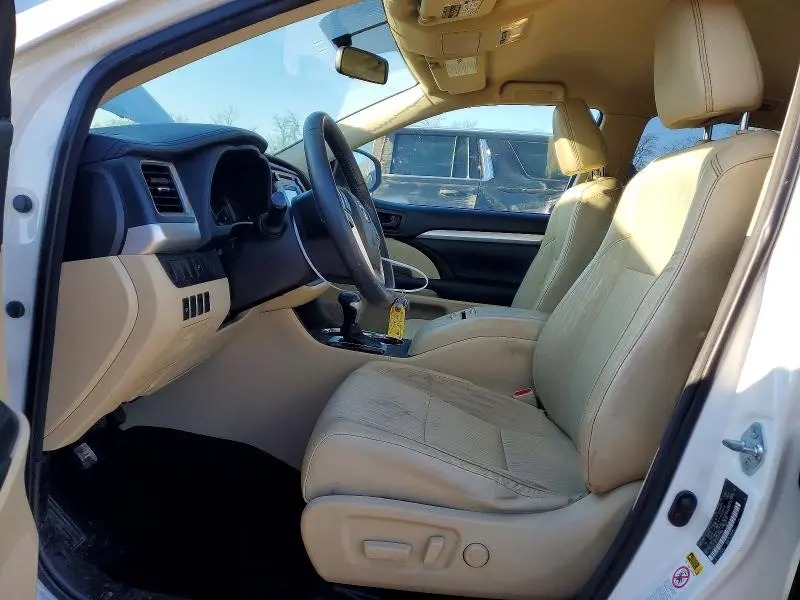 2015 TOYOTA HIGHLANDER LE PLUS  