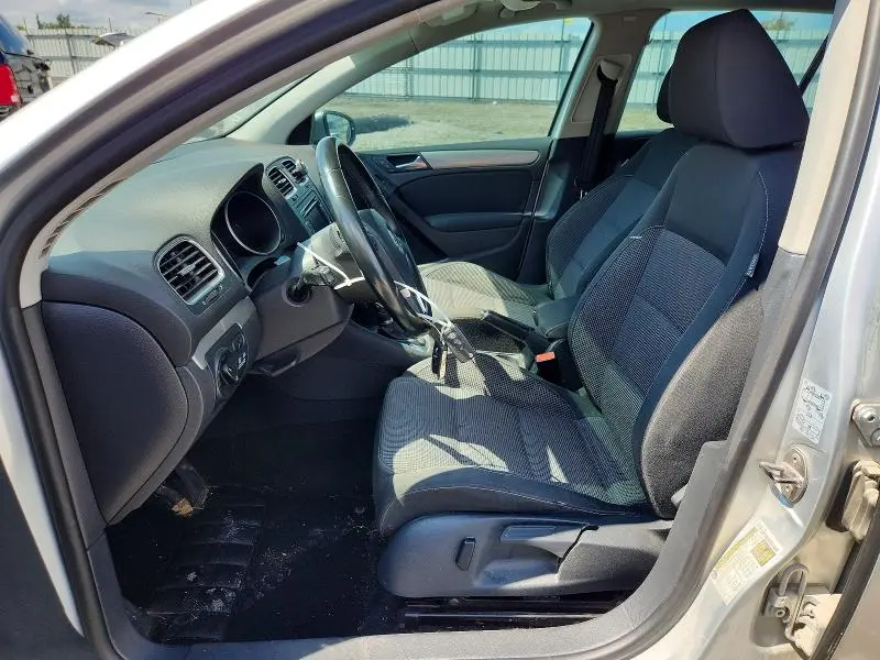 2011 VOLKSWAGEN GOLF   