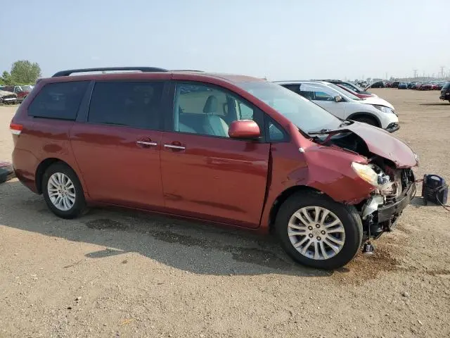 2011 TOYOTA SIENNA XLE  