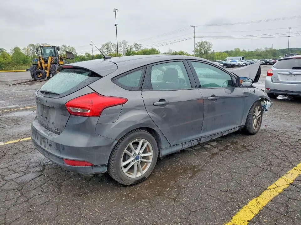 2016 FORD FOCUS SE  