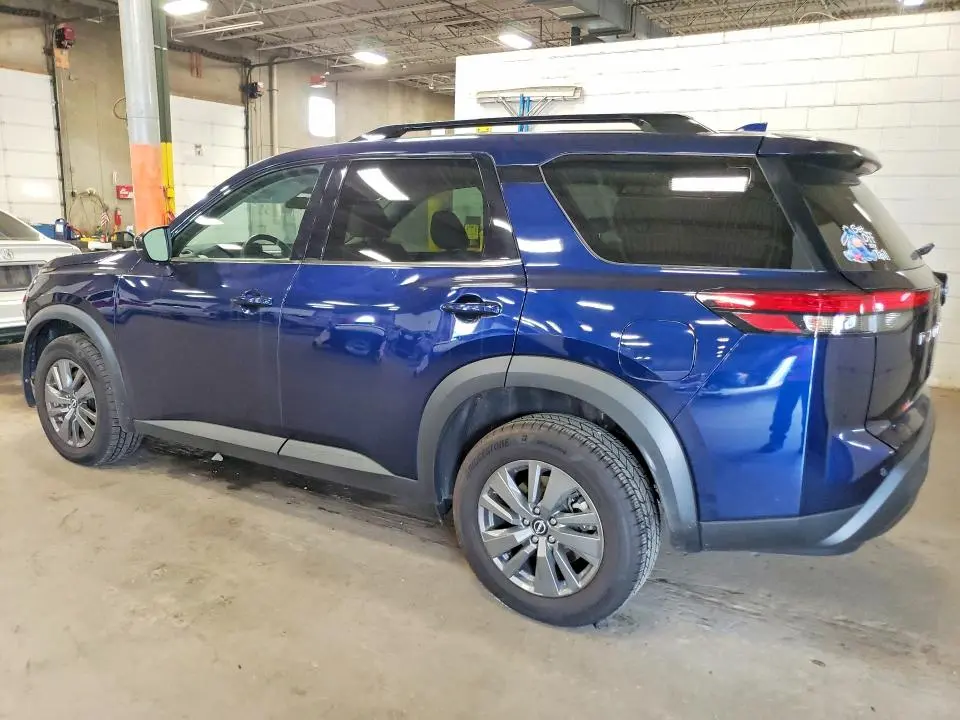 2024 NISSAN PATHFINDER SV  
