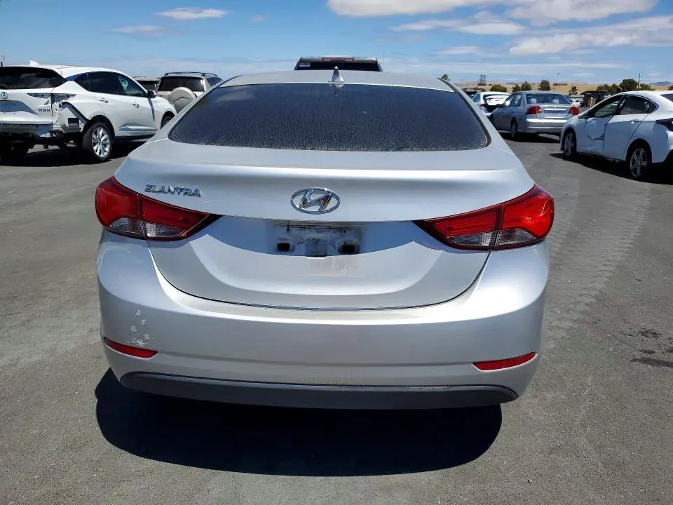 2015 HYUNDAI ELANTRA SE  