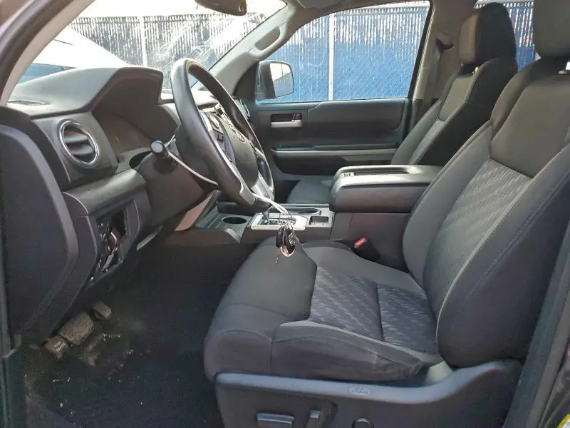 2018 TOYOTA TUNDRA CREWMAX SR5  