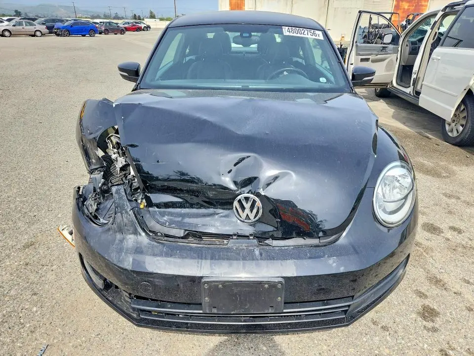 2016 VOLKSWAGEN BEETLE SE  