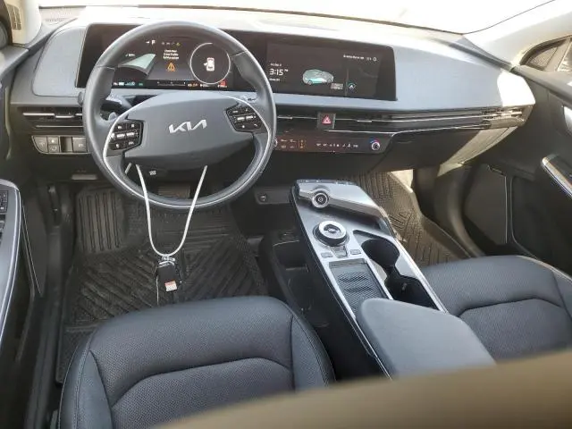 2023 KIA EV6 LIGHT  