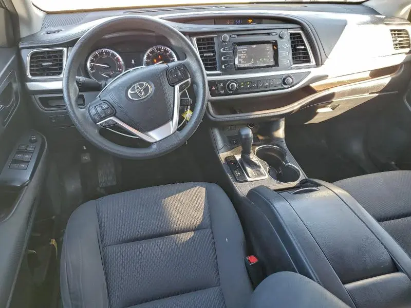 2016 TOYOTA HIGHLANDER LE  