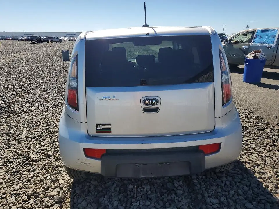 2011 KIA SOUL +  