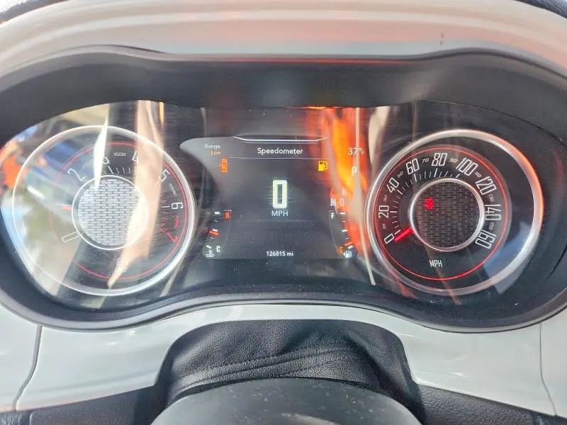 2015 DODGE CHALLENGER SXT  