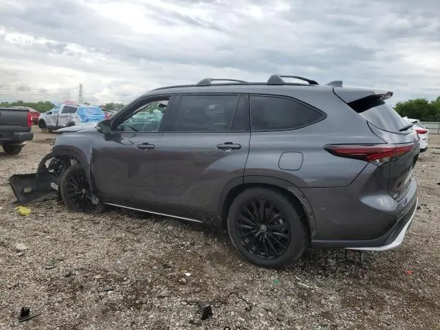 2024 TOYOTA HIGHLANDER LE  