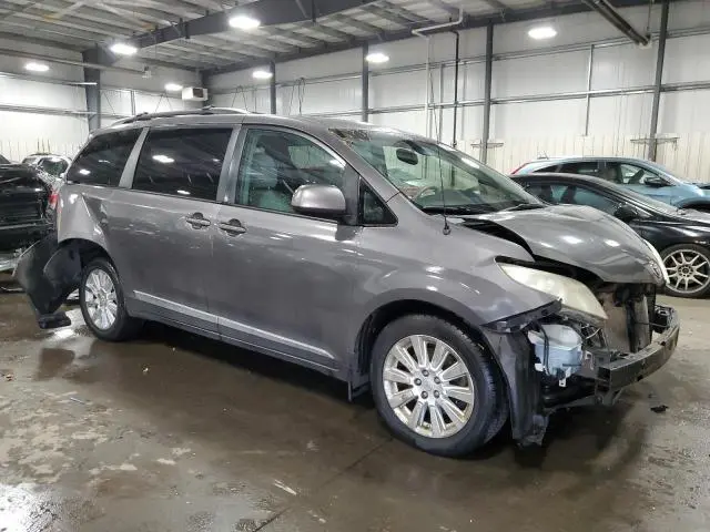 2011 TOYOTA SIENNA LE  