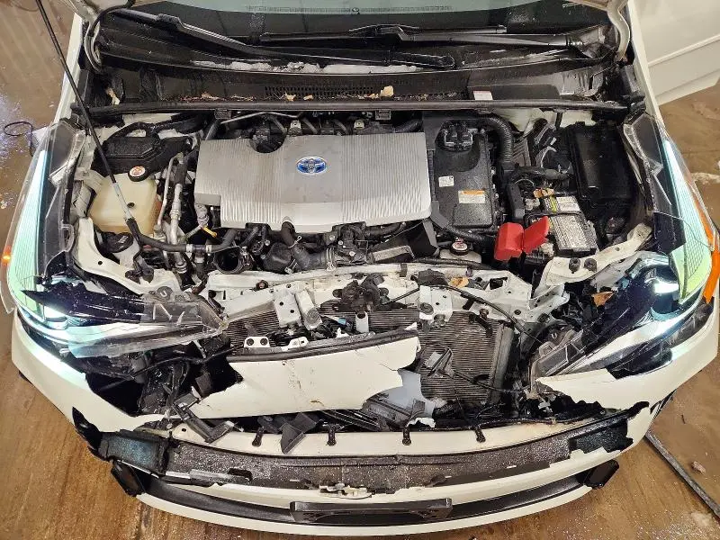 2019 TOYOTA PRIUS XLE  