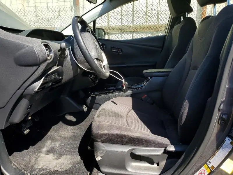 2018 TOYOTA PRIUS THREE  