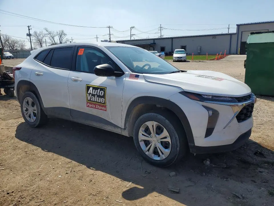 2025 CHEVROLET TRAX LS  