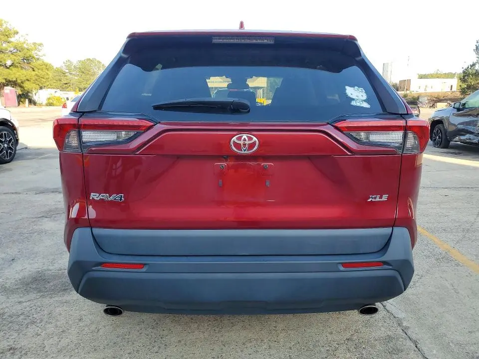 2022 TOYOTA RAV4 XLE  