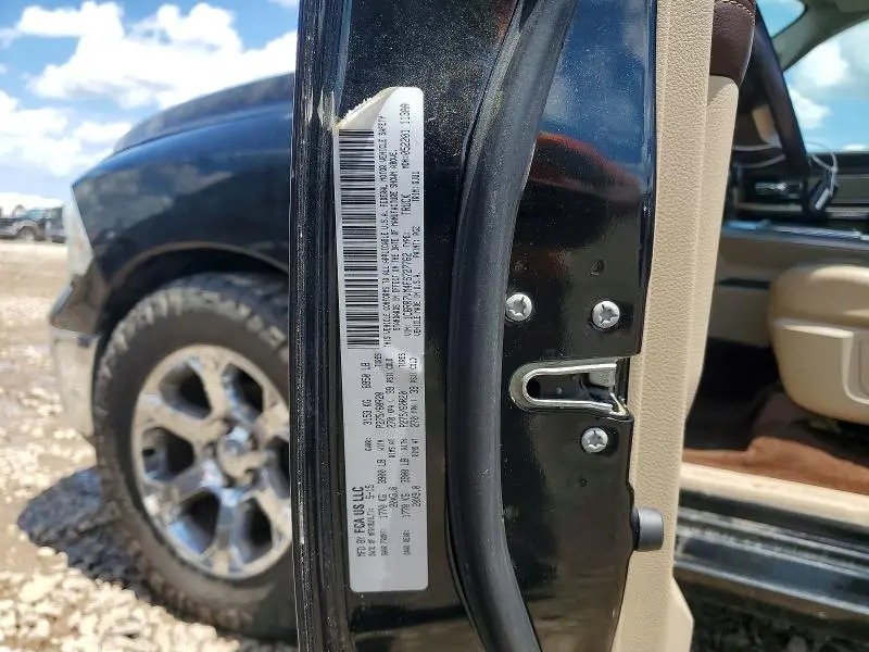 2015 RAM 1500 LARAMIE  