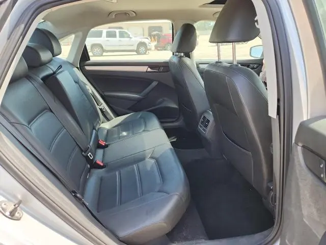 2013 VOLKSWAGEN PASSAT SE