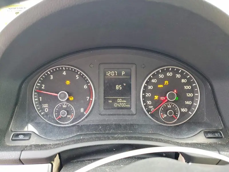 2010 VOLKSWAGEN JETTA SE  