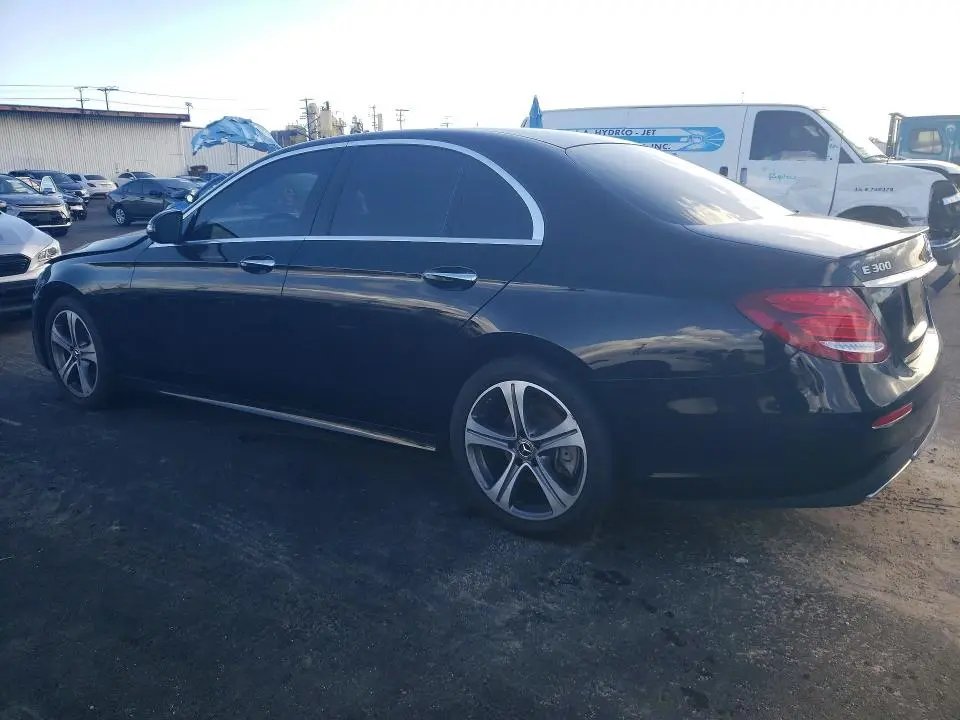 2019 MERCEDES-BENZ E 300  