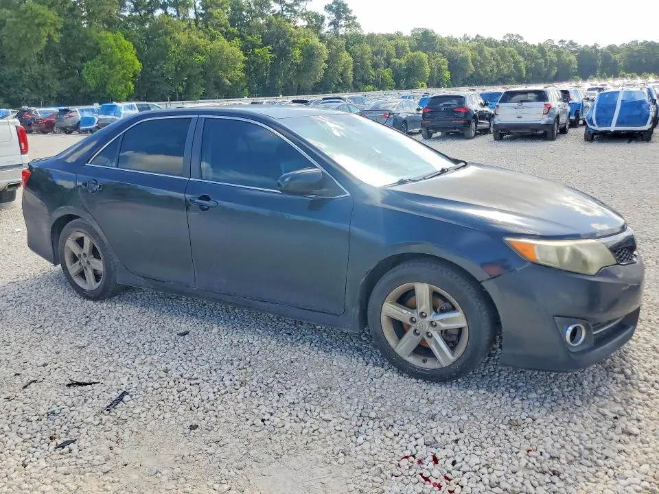 2014 TOYOTA CAMRY SE  