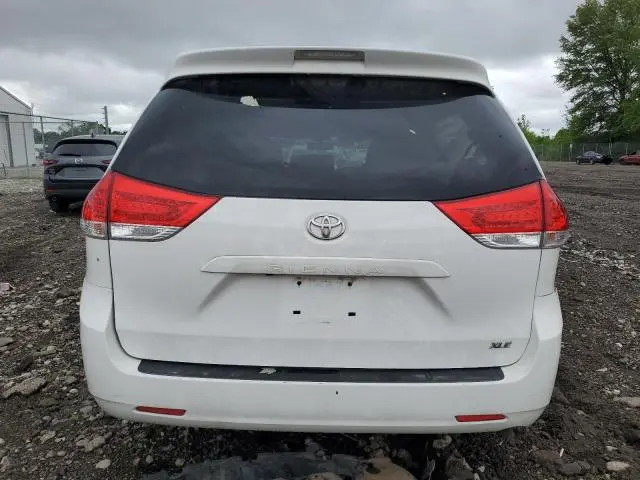 2013 TOYOTA SIENNA XLE  