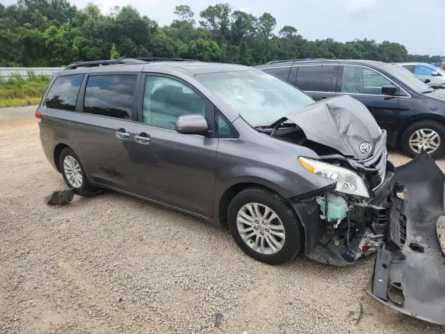 2014 TOYOTA SIENNA XLE  
