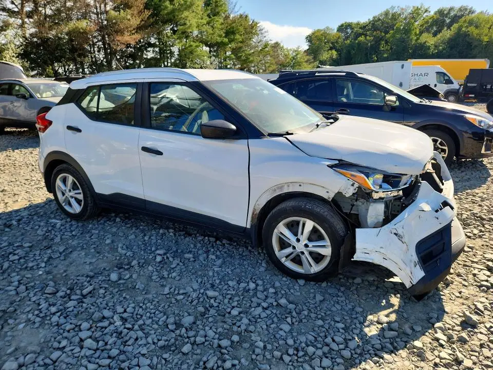 2019 NISSAN KICKS S  