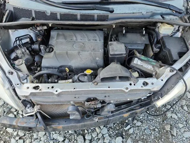 2015 TOYOTA SIENNA LE  