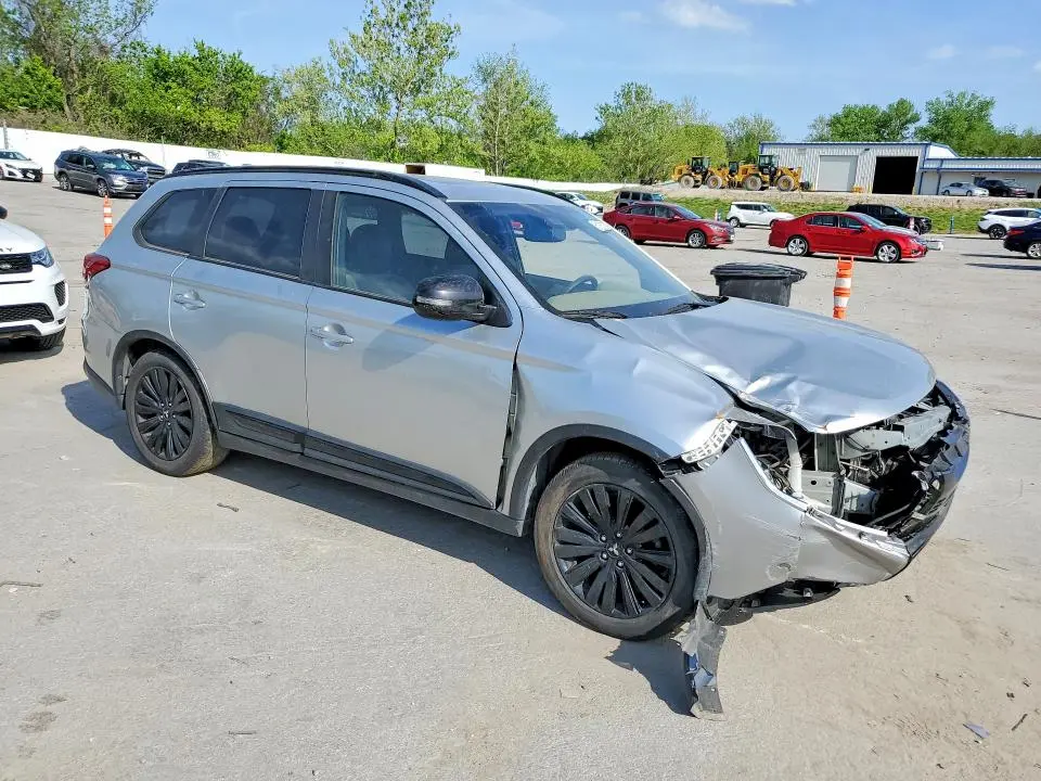 2020 MITSUBISHI OUTLANDER SE  