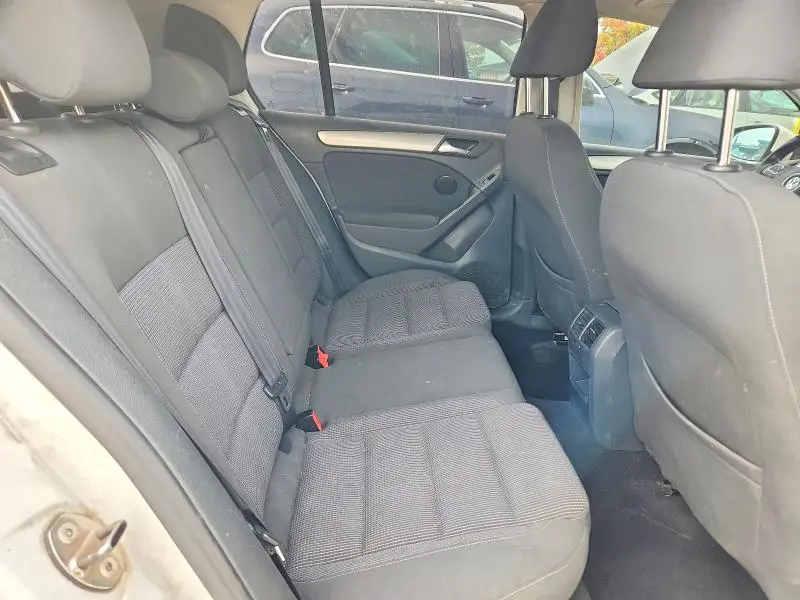 2011 VOLKSWAGEN GOLF   