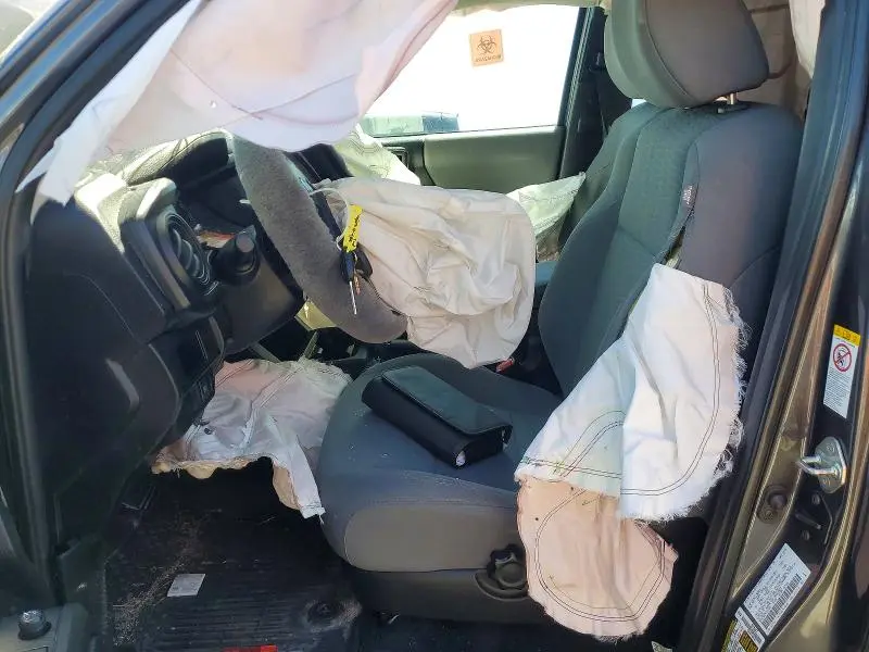 2019 TOYOTA TACOMA SR V6  
