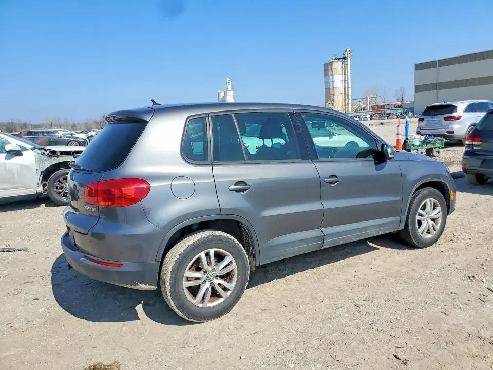 2013 VOLKSWAGEN TIGUAN S  