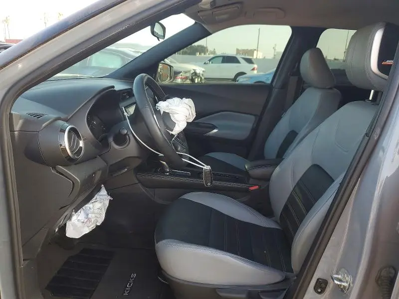 2024 NISSAN KICKS SR  