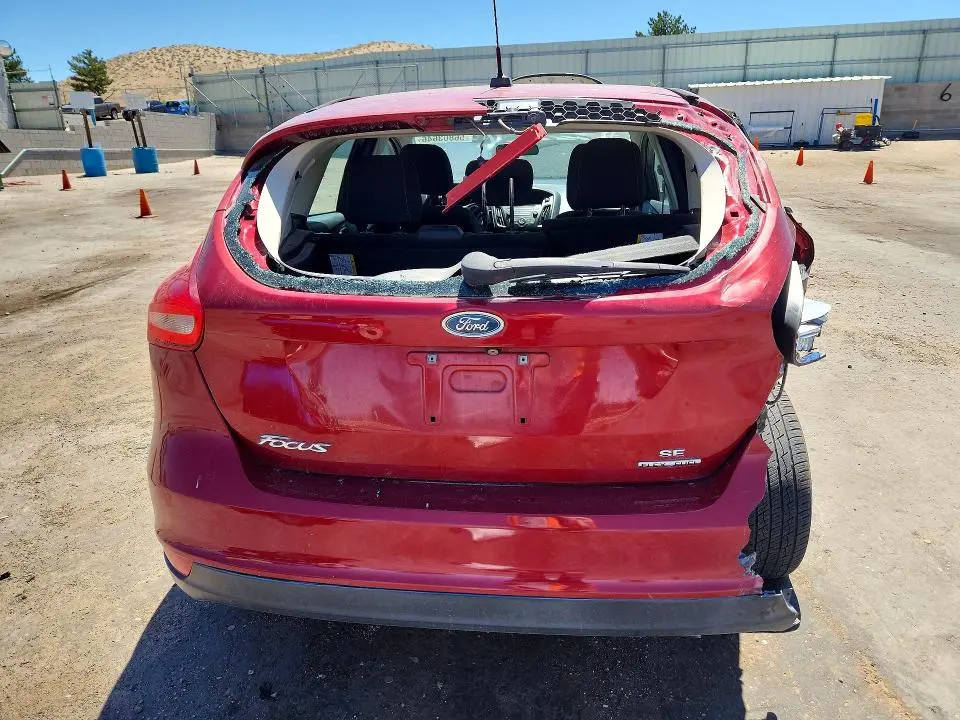 2015 FORD FOCUS SE  