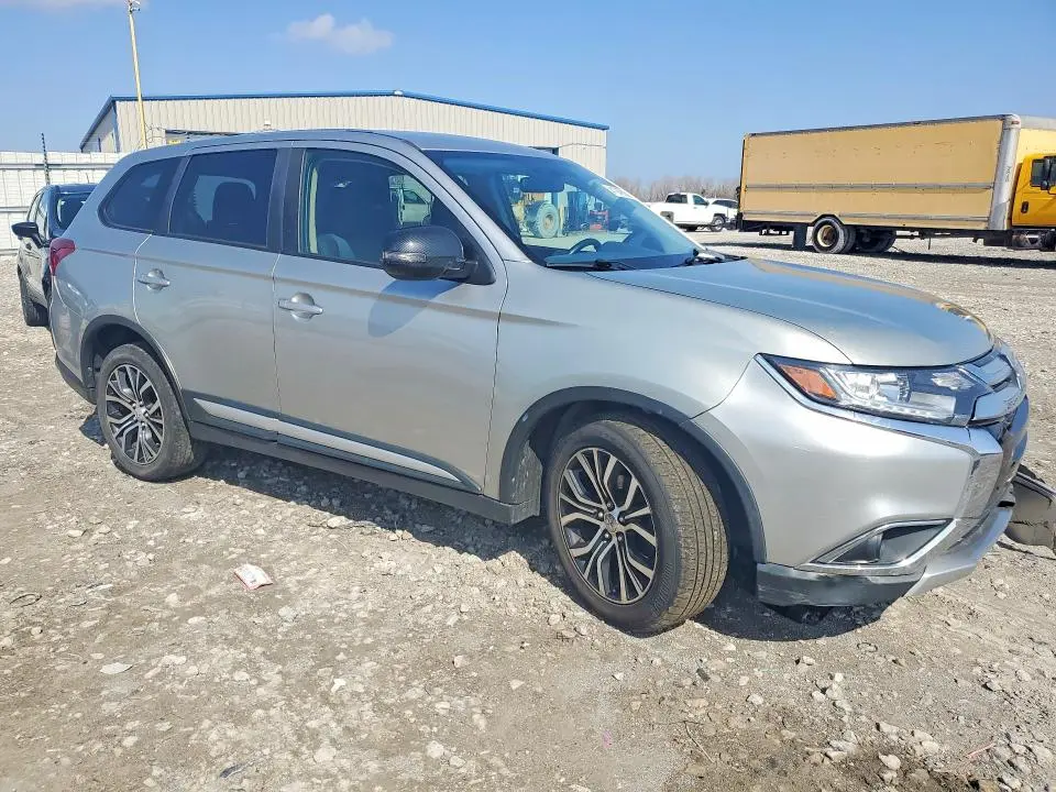 2018 MITSUBISHI OUTLANDER SE  