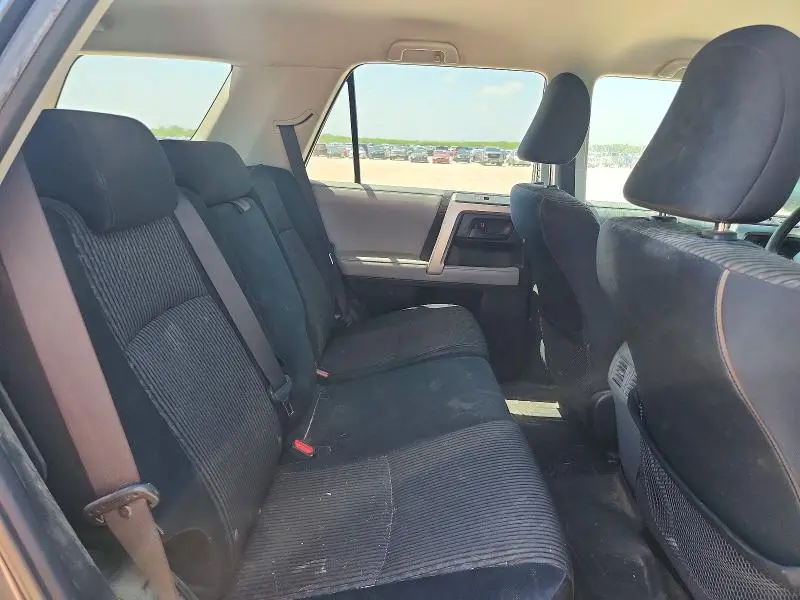 2010 TOYOTA 4RUNNER SR5  