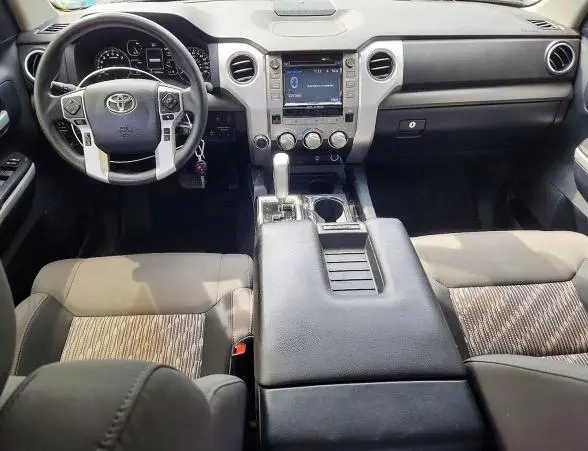 2018 TOYOTA TUNDRA CREWMAX SR5  