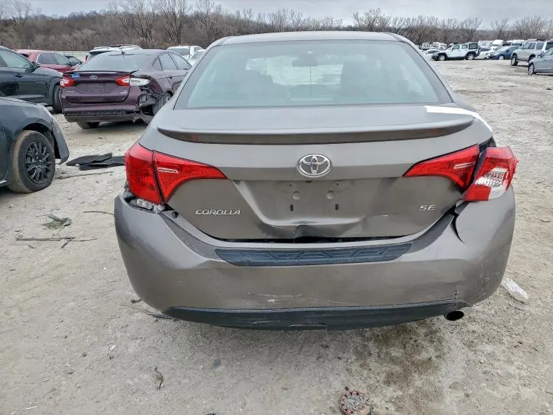2018 TOYOTA COROLLA SE  