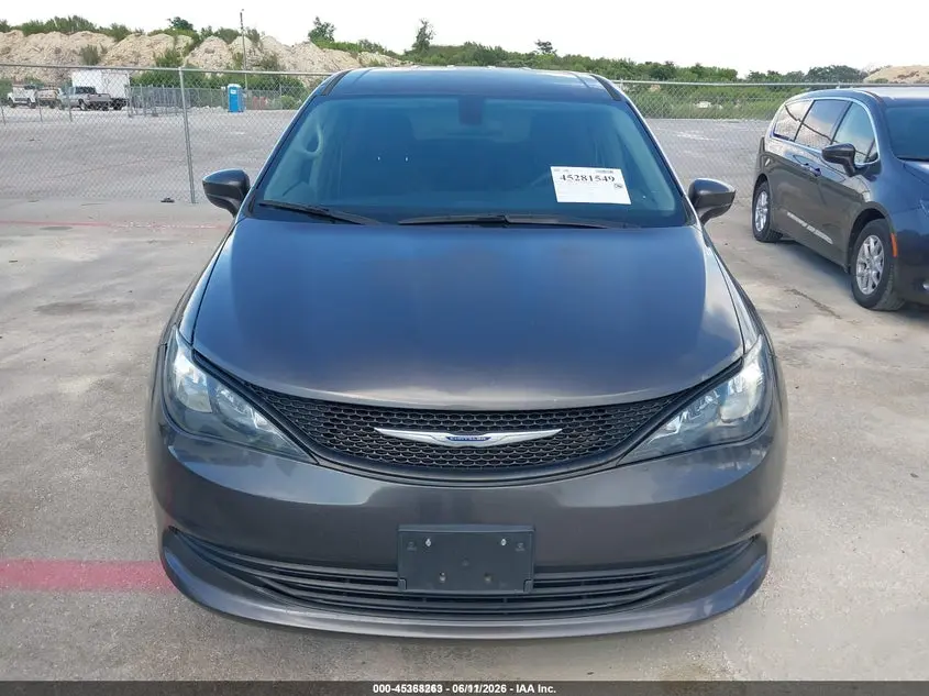 2020 CHRYSLER VOYAGER L