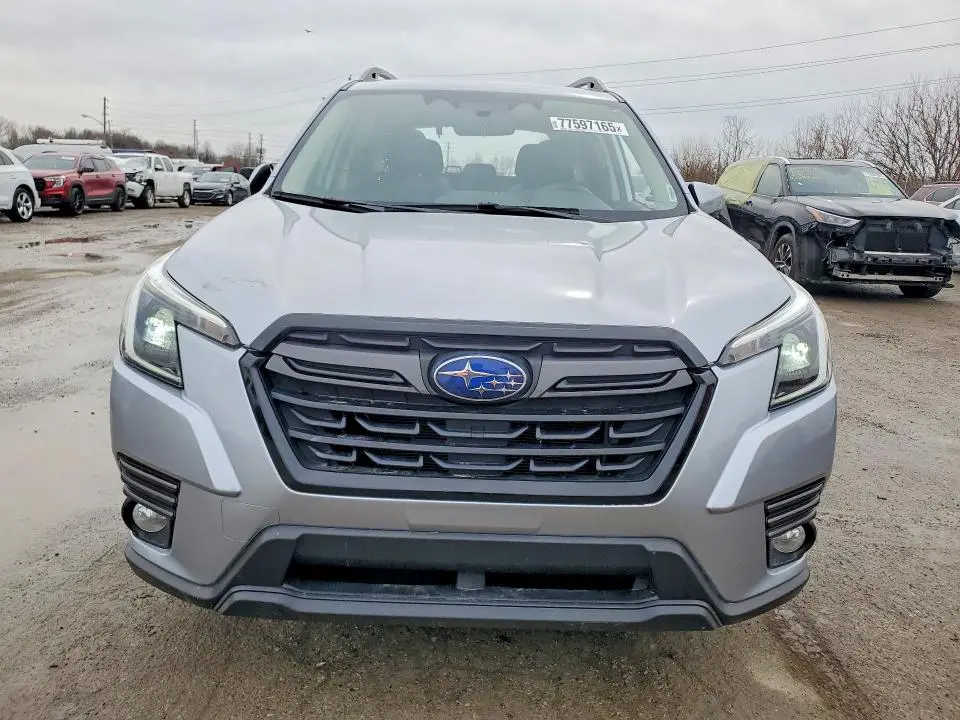 2022 SUBARU FORESTER LIMITED  