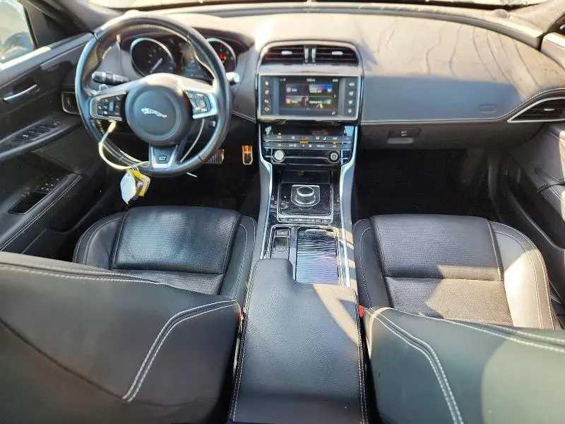 2018 JAGUAR XE R - SPORT  